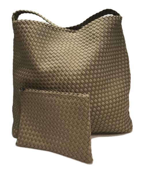 NAGHEDI（ナゲディ）NAGHEDI (ナゲディ) Nomad Large Hobo(ノマド・ラージ・ホーボー) ショルダーバッグ ベージュの古着・服飾アイテム