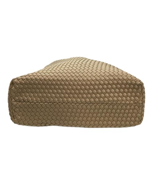 NAGHEDI（ナゲディ）NAGHEDI (ナゲディ) Nomad Large Hobo(ノマド・ラージ・ホーボー) ショルダーバッグ ベージュの古着・服飾アイテム