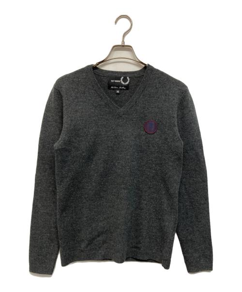 RAF SIMONS（ラフシモンズ）RAF SIMONS (ラフシモンズ) FRED PERRY (フレッドペリー) フロントワッペンウールニット グレー サイズ:XSの古着・服飾アイテム