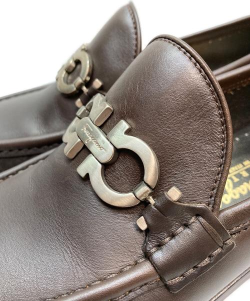 Salvatore Ferragamo（サルヴァトーレ フェラガモ）Salvatore Ferragamo (サルヴァトーレ フェラガモ) ガンチーニビットローファー ブラウン サイズ:SIZE 6 1/2の古着・服飾アイテム