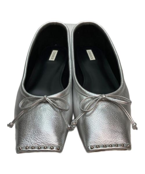 CHEMBUR（チェンバー）CHEMBUR (チェンバー) SQ FLAT STUDS BALLET SHOES シルバー サイズ:SIZE 37/23.5cmの古着・服飾アイテム