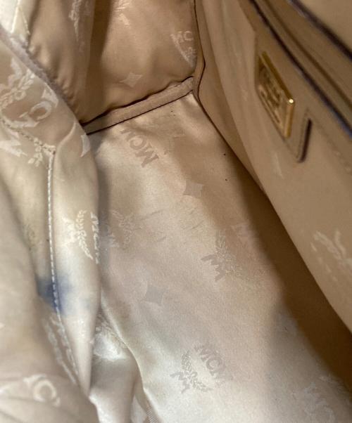 MCM（エムシーエム）MCM (エムシーエム) ビセトス ロゴグラム バックパック ベージュの古着・服飾アイテム