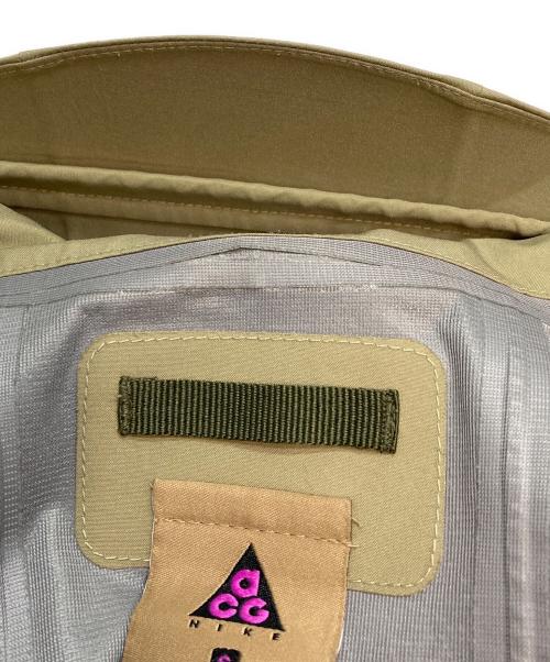 NIKE ACG（ナイキエーシージー）NIKE ACG (ナイキエーシージー) ゴアテックス マウンテンパーカー オリーブ×ベージュ サイズ:Sの古着・服飾アイテム