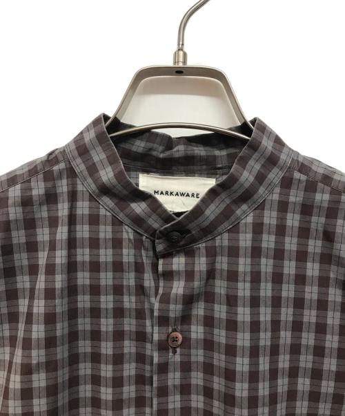 MARKWARE（マーカウェア）MARKWARE (マーカウェア) COMFORT FIT BAND COLLAR SHIRT CHECK POPLIN グレー×ブラウン サイズ:SIZE 1の古着・服飾アイテム