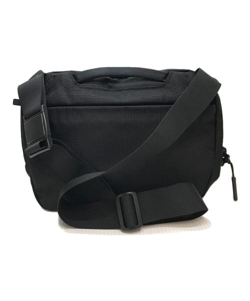 AER（エアー）Aer (エアー) Day Sling 3 Max「デイ・スリング・スリー・マックス」 ブラックの古着・服飾アイテム