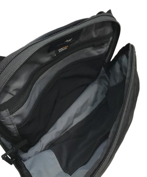AER（エアー）Aer (エアー) Day Sling 3 Max「デイ・スリング・スリー・マックス」 ブラックの古着・服飾アイテム