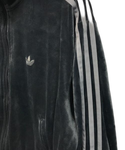 adidas（アディダス）adidas (アディダス) ファイヤーバード トラックトップ ベロア グレー サイズ:Sの古着・服飾アイテム