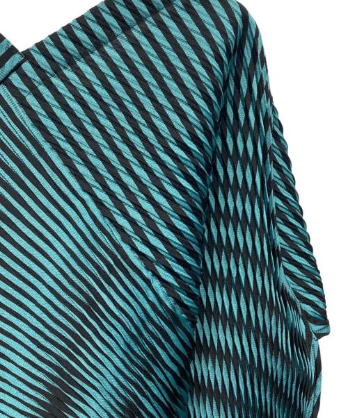 ISSEY MIYAKE（イッセイミヤケ）ISSEY MIYAKE (イッセイミヤケ) 3Dスチームストレッチ 変形 ワンピース ブルー×ブラック サイズ:SIZE 2の古着・服飾アイテム