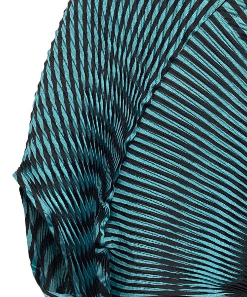 ISSEY MIYAKE（イッセイミヤケ）ISSEY MIYAKE (イッセイミヤケ) 3Dスチームストレッチ 変形 ワンピース ブルー×ブラック サイズ:SIZE 2の古着・服飾アイテム