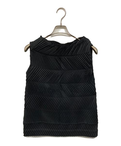 ISSEY MIYAKE（イッセイミヤケ）ISSEY MIYAKE (イッセイミヤケ) 斜行プリーツノースリーブカットソー ブラック サイズ:2の古着・服飾アイテム