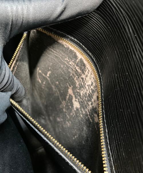 LOUIS VUITTON（ルイ ヴィトン）LOUIS VUITTON (ルイ ヴィトン) ショルダーバッグ ブラックの古着・服飾アイテム