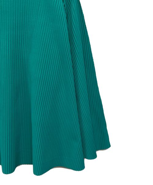 me ISSEY MIYAKE（ミーイッセイ ミヤケ）me ISSEY MIYAKE (ミーイッセイ ミヤケ) SWING PLEATS（スウィングプリーツ） プリーツトップス グリーン サイズ:-の古着・服飾アイテム