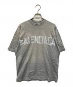 BALENCIAGAバレンシアガ）の古着「ダメージ加工オーバーサイズテープロゴTシャツ」｜グレー
