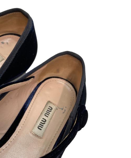 MIU MIU（ミュウミュウ）MIU MIU (ミュウミュウ) ベルベットフラットシューズ ネイビー サイズ:EU36.5の古着・服飾アイテム