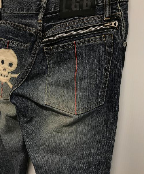 L.G.B（ルグランブルー）L.G.B (ルグランブルー) 白スカルパッチ デニムパンツ インディゴ サイズ:29の古着・服飾アイテム