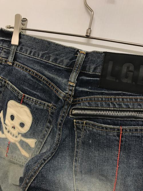L.G.B（ルグランブルー）L.G.B (ルグランブルー) 白スカルパッチ デニムパンツ インディゴ サイズ:29の古着・服飾アイテム
