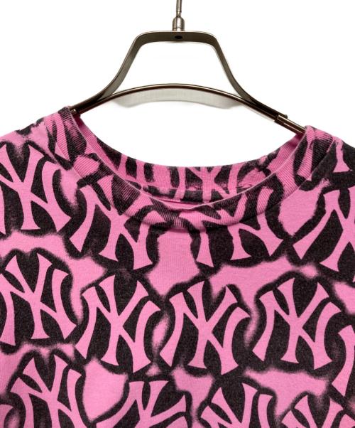 SUPREME（シュプリーム）Supreme (シュプリーム) New York Yankees Airbrush S/S Top ニューヨーク・ヤンキース・エアブラシ・ショートスリーブ・トップ ピンク サイズ:M 未使用品の古着・服飾アイテム