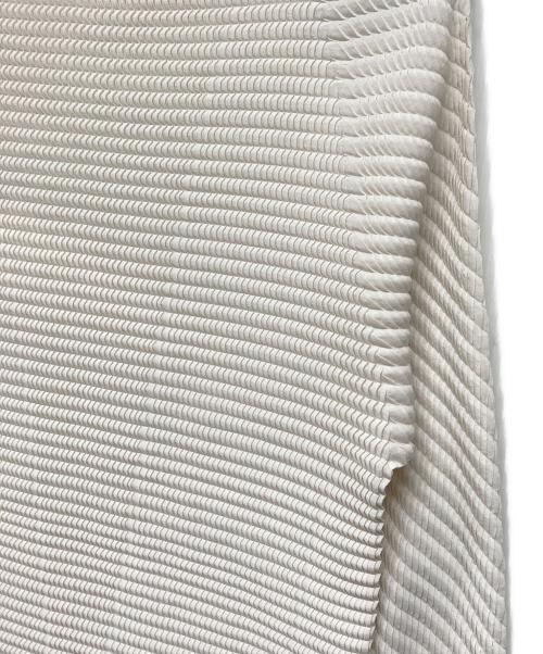 ISSEY MIYAKE FETE（イッセイミヤケフェット）ISSEY MIYAKE FETE (イッセイミヤケフェット) ハイネックプリーツカットソー ホワイト サイズ:2の古着・服飾アイテム