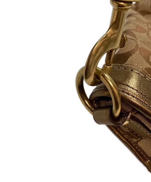 COACH（コーチ）COACH (コーチ) シグネチャーハンドバッグ ベージュ×ゴールドの古着・服飾アイテム