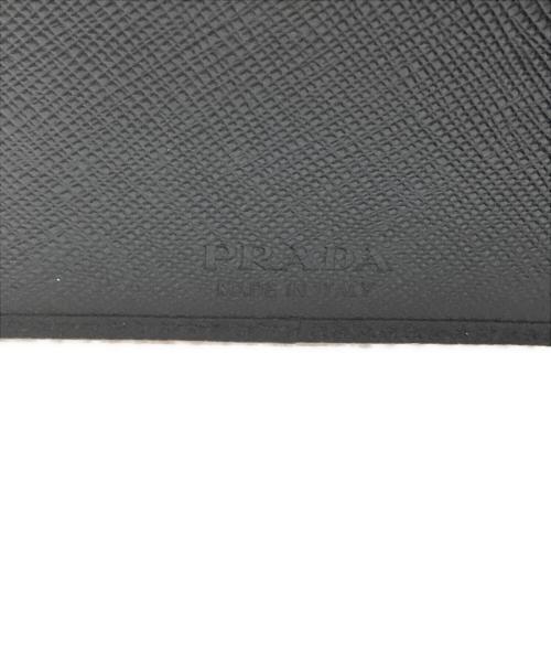 PRADA（プラダ）PRADA (プラダ) サフィアーノレザーウォレット 二つ折り メタルロゴ コンパクトウォレット ブラックの古着・服飾アイテム