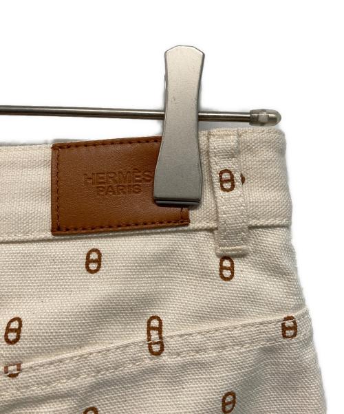 HERMES PARIS（エルメス）HERMES PARIS (エルメス) シェーヌ・ダンクルプリントストレートパンツ フランス製 アイボリー サイズ:Sの古着・服飾アイテム