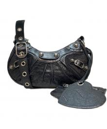 BALENCIAGA（バレンシアガ）の古着「ショルダーバッグ ル カゴール XS Le Cagole アリーナラムスキン アンティーク調シルバー ハート形ミラー ジッパー付きポーチ」｜ブラック