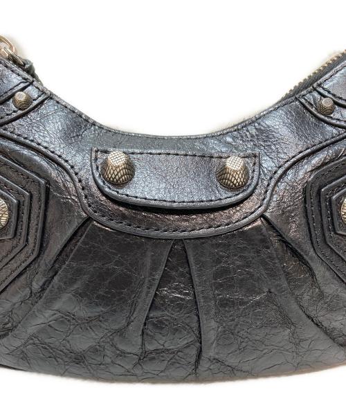 BALENCIAGA（バレンシアガ）BALENCIAGA (バレンシアガ) ショルダーバッグ ル カゴール XS Le Cagole アリーナラムスキン アンティーク調シルバー ハート形ミラー ジッパー付きポーチ ブラックの古着・服飾アイテム