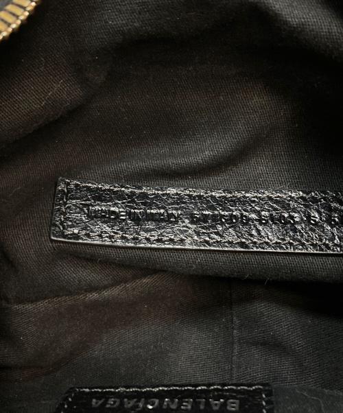 BALENCIAGA（バレンシアガ）BALENCIAGA (バレンシアガ) ショルダーバッグ ル カゴール XS Le Cagole アリーナラムスキン アンティーク調シルバー ハート形ミラー ジッパー付きポーチ ブラックの古着・服飾アイテム