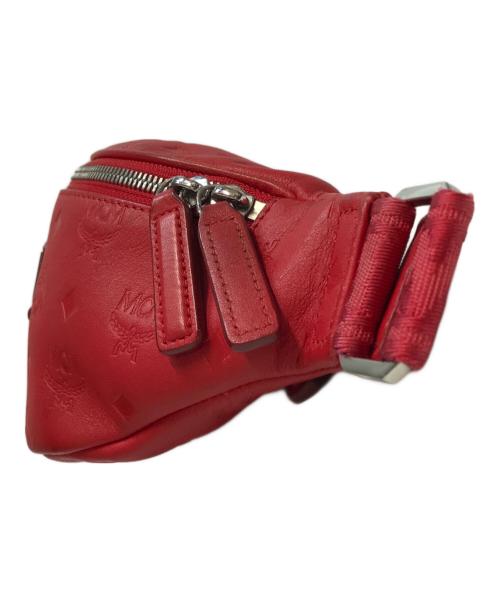MCM（エムシーエム）MCM (エムシーエム) モノグラムボディバッグ レザー ロゴ レッドの古着・服飾アイテム