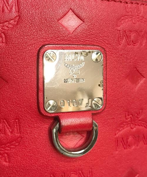 MCM（エムシーエム）MCM (エムシーエム) モノグラムボディバッグ レザー ロゴ レッドの古着・服飾アイテム