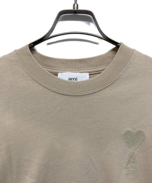 AMI Alexandre Mattiussi（アミアレクサンドルマテュッシ）AMI Alexandre Mattiussi (アミアレクサンドルマテュッシ) ハートロゴ刺繍Tシャツ ベージュ サイズ:Sの古着・服飾アイテム