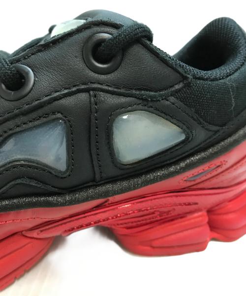 adidas（アディダス）adidas (アディダス) RAF SIMONS (ラフシモンズ) OZWEEGO 3　オズウィーゴ スリー ローカットスニーカー  ブラック×レッド サイズ:27.5cmの古着・服飾アイテム