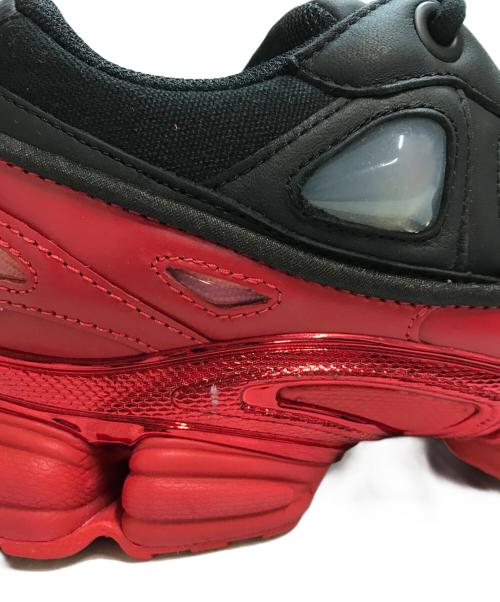 adidas（アディダス）adidas (アディダス) RAF SIMONS (ラフシモンズ) OZWEEGO 3　オズウィーゴ スリー ローカットスニーカー  ブラック×レッド サイズ:27.5cmの古着・服飾アイテム