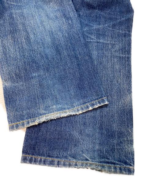 LEVI'S（リーバイス）LEVI'S (リーバイス) シンチバックセルビッチデニムパンツ　ヒゲ　フェード　日本製 インディゴ サイズ:W33の古着・服飾アイテム