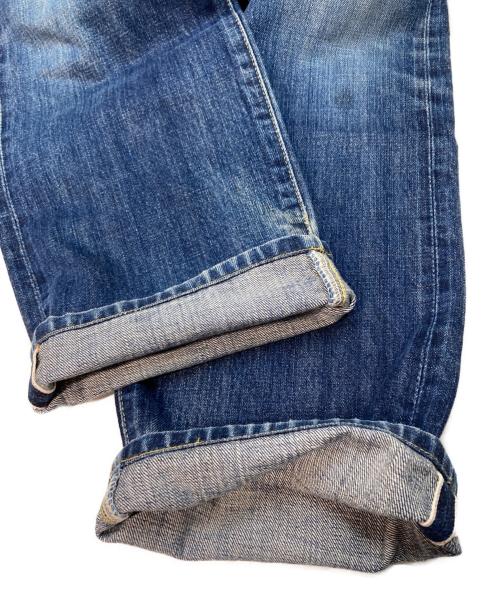 LEVI'S（リーバイス）LEVI'S (リーバイス) シンチバックセルビッチデニムパンツ　ヒゲ　フェード　日本製 インディゴ サイズ:W33の古着・服飾アイテム