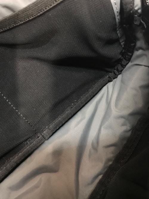 AER（エアー）AER (エアー) Day Sling 3 デイ スリング スリー ボディバッグ ブラックの古着・服飾アイテム