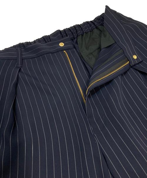 CULLNI（クルニ）CULLNI (クルニ) Stripe Double Cloth Tuck Wide Pant（ストライプ ダブルクロス タック ワイドパンツ） ネイビー サイズ:2の古着・服飾アイテム