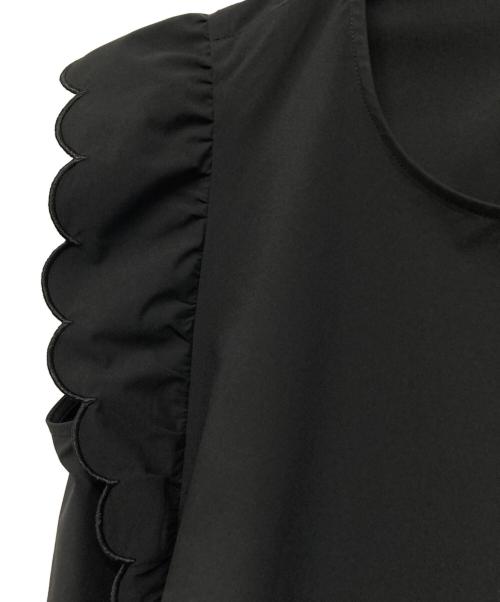 UNITED ARROWS（ユナイテッドアローズ）UNITED ARROWS (ユナイテッドアローズ) スカラップ フリル オールインワン パンツ はっ水 UVカット 防しわ ウォッシャブル‐ ブラック サイズ:36の古着・服飾アイテム