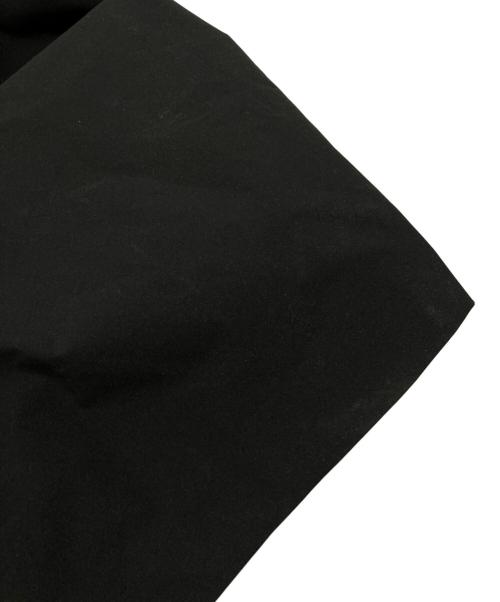 UNITED ARROWS（ユナイテッドアローズ）UNITED ARROWS (ユナイテッドアローズ) スカラップ フリル オールインワン パンツ はっ水 UVカット 防しわ ウォッシャブル‐ ブラック サイズ:36の古着・服飾アイテム