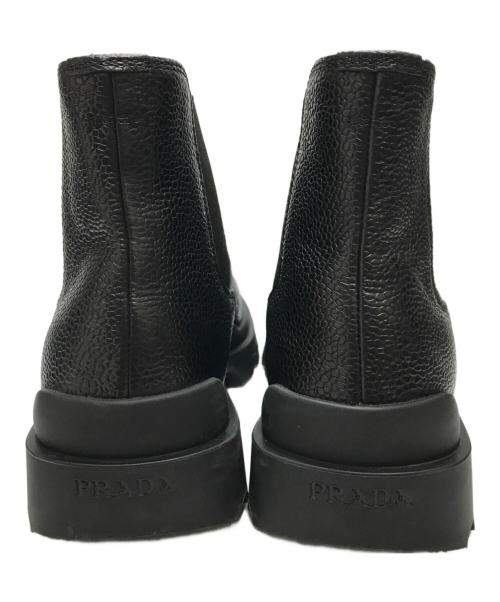 PRADA（プラダ）PRADA (プラダ) Stamped Leather Boots(スタンプド レザー ブーツ) サイドゴアブーツ イタリア製 ブラック サイズ:SIZE 7の古着・服飾アイテム