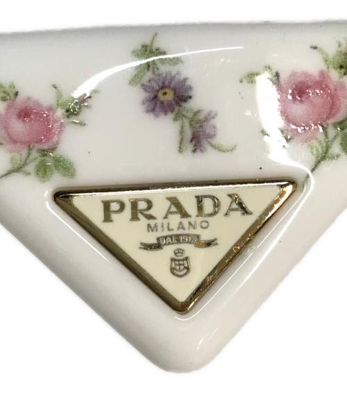 PRADA（プラダ）PRADA (プラダ) 三角ロゴ花柄ヘアバレッタ ホワイト×ゴールドの古着・服飾アイテム