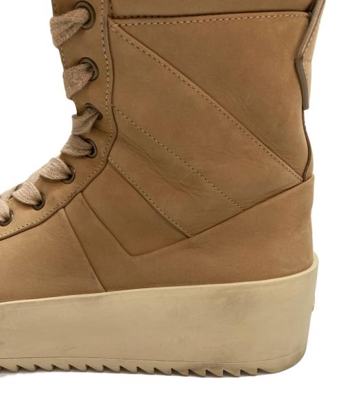 Fear Of God（フィア・オブ・ゴッド）FEAR OF GOD (フィア・オブ・ゴッド) CANAPA NABUK・MILITARY SNEAKER・ミリタリーハイカットスニーカー レザーブーツ ストリート モード ベージュ サイズ:SIZE 41(25.5cm~26cm)の古着・服飾アイテム