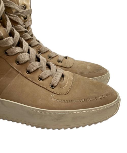 Fear Of God（フィア・オブ・ゴッド）FEAR OF GOD (フィア・オブ・ゴッド) CANAPA NABUK・MILITARY SNEAKER・ミリタリーハイカットスニーカー レザーブーツ ストリート モード ベージュ サイズ:SIZE 41(25.5cm~26cm)の古着・服飾アイテム