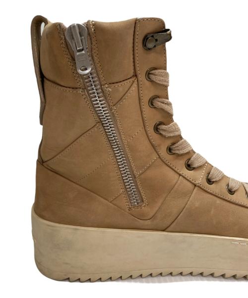 Fear Of God（フィア・オブ・ゴッド）FEAR OF GOD (フィア・オブ・ゴッド) CANAPA NABUK・MILITARY SNEAKER・ミリタリーハイカットスニーカー レザーブーツ ストリート モード ベージュ サイズ:SIZE 41(25.5cm~26cm)の古着・服飾アイテム