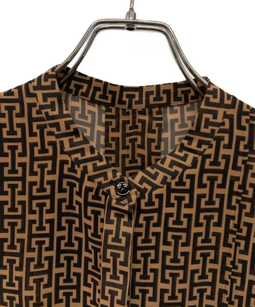 icB（アイシービー）icB (アイシービー) モノグラムプリントシフォン バンドカラーブラウス ブラウン サイズ:SIZE 4の古着・服飾アイテム