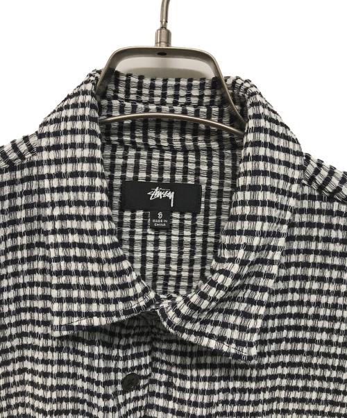 stussy（ステューシー）stussy (ステューシー) CRINKLED CHECK SS SHIRT(クリンクル チェック エスエス シャツ) ブラック×ホワイト サイズ:Sの古着・服飾アイテム