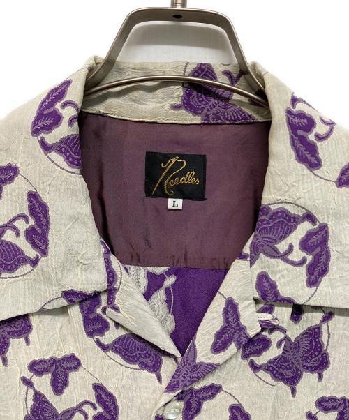Needles（ニードルズ）Needles (ニードルズ) S/S One-Up Shirt - ACE/R Papillon Jq.(ショートスリーブ ワンアップ シャツ エース レーヨン パピヨン ジャガード)  日本製 ホワイト×パープル サイズ:Lの古着・服飾アイテム