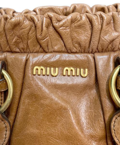 MIU MIU（ミュウミュウ）MIU MIU (ミュウミュウ) 2WAYショルダーバッグ ブラウンの古着・服飾アイテム