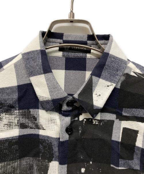 VERSACE（ヴェルサーチ）VERSACE (ヴェルサーチ) PLAID PRINT FLANNEL LONG SLEEVE(プレイド プリント フランネル ロング スリーブ) イタリア製 ブラック×ホワイト サイズ:SIZE 39の古着・服飾アイテム