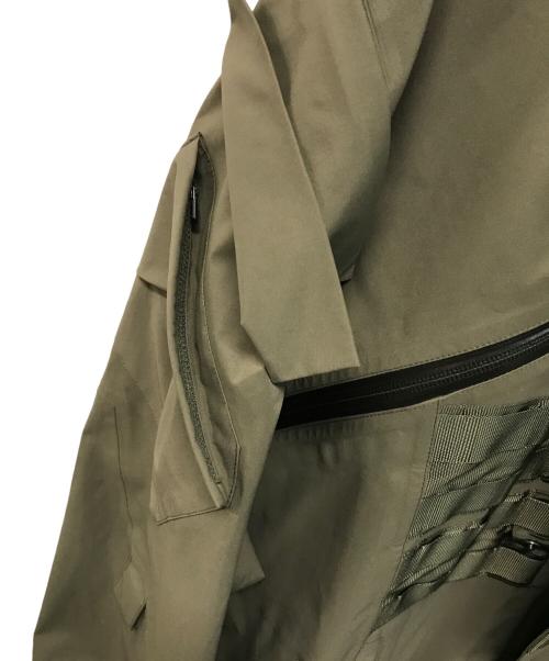 ACRONYM（アクロニウム）ACRONYM (アクロニウム) 3L GORE TEX PRO TEC SYS INTEROPS JACKET オリーブ サイズ:SIZE Mの古着・服飾アイテム